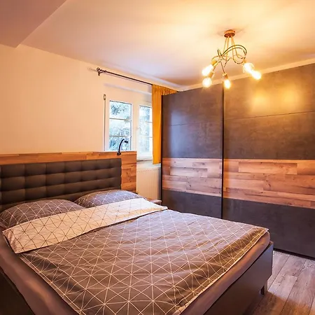 Appartamento Apartamenty Jelenia Gora