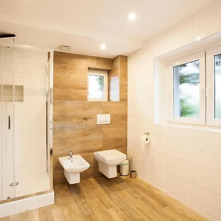 Appartamento Apartamenty Jelenia Gora *
